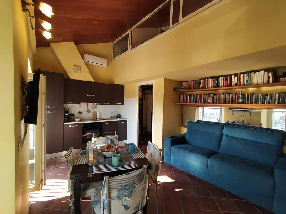 Ferienwohnung Il Vecchio E Il Mare Fiumicino Exterior foto