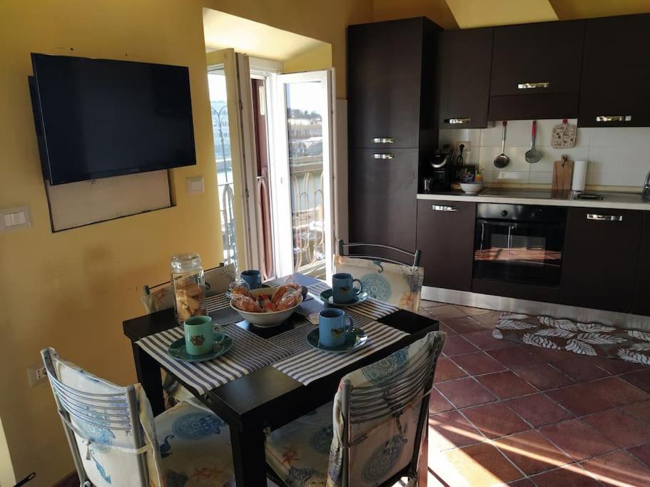 Ferienwohnung Il Vecchio E Il Mare Fiumicino Exterior foto